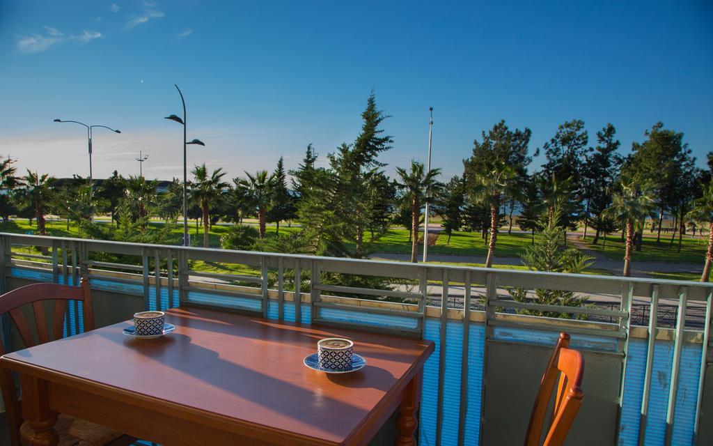 Seaside Luxury Apartment Batumi Bagian luar foto