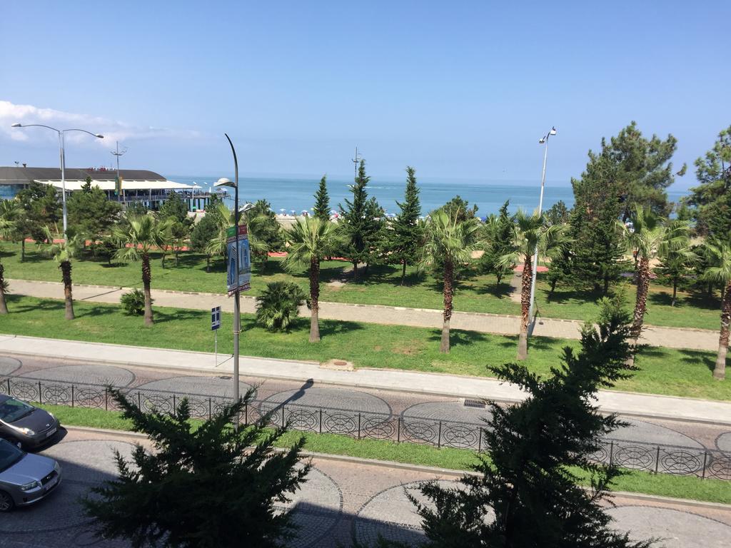 Seaside Luxury Apartment Batumi Bagian luar foto