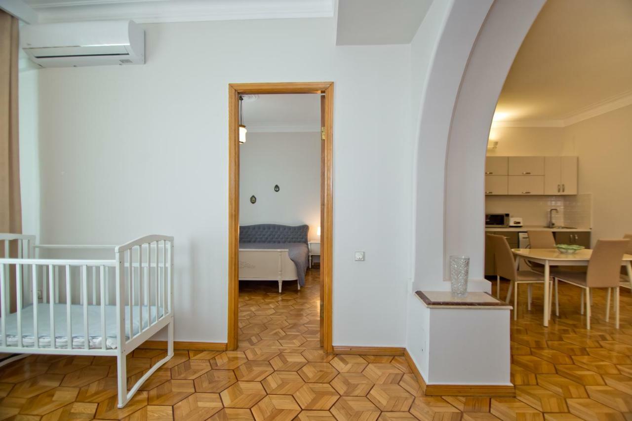 Seaside Luxury Apartment Batumi Bagian luar foto