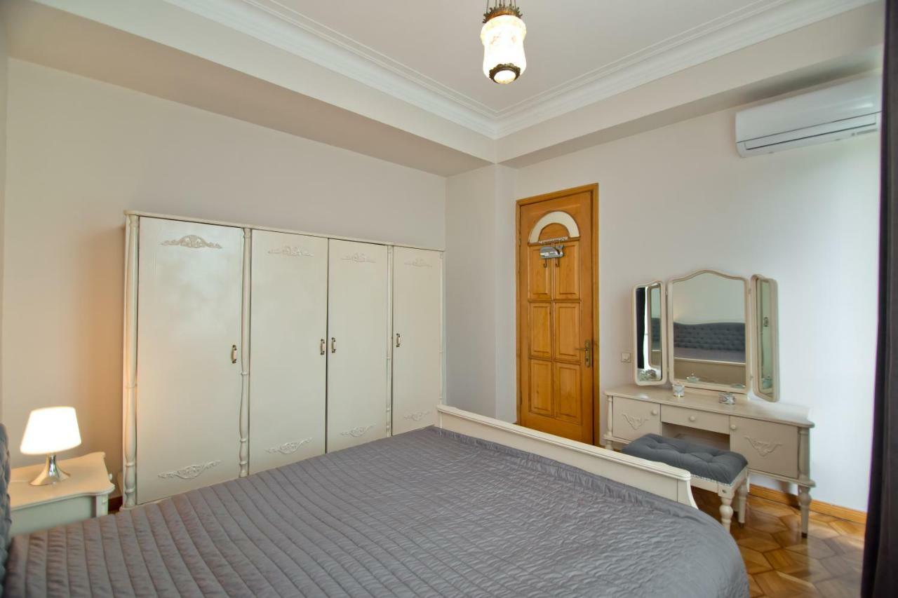 Seaside Luxury Apartment Batumi Bagian luar foto