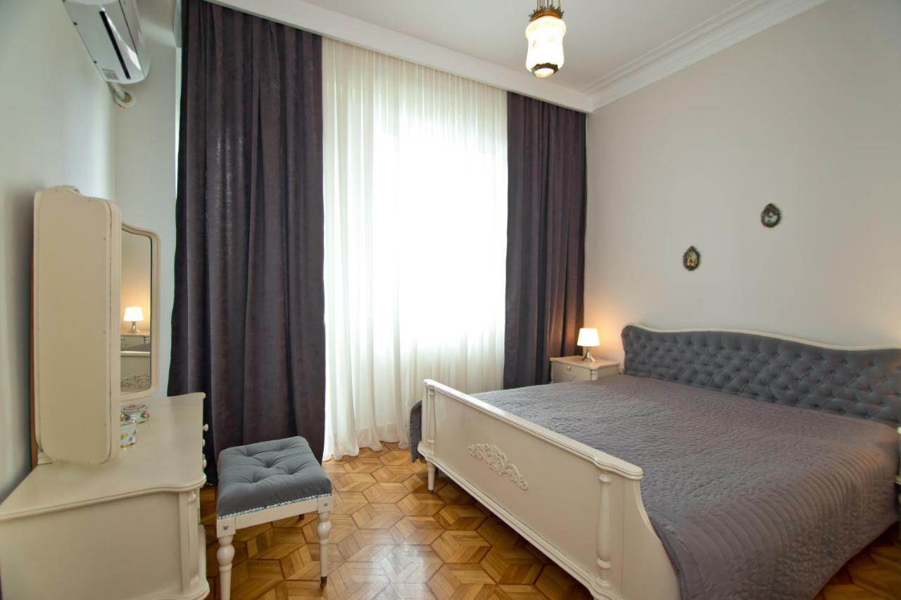 Seaside Luxury Apartment Batumi Bagian luar foto